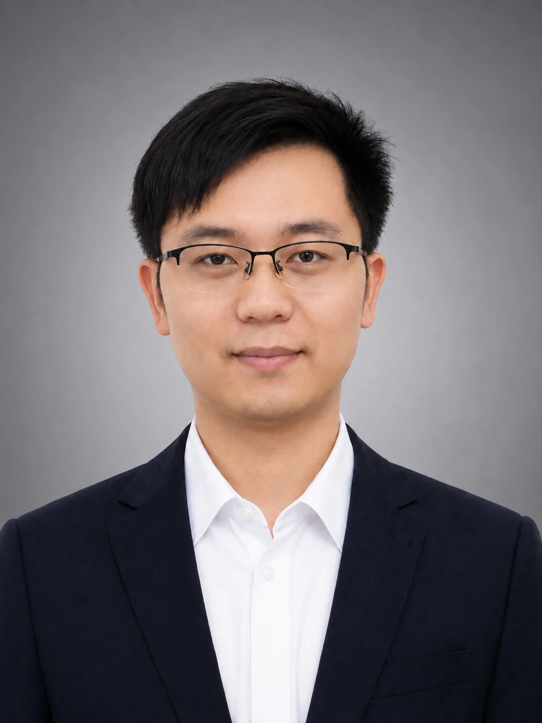 登科（Leo）老师高级灰背景形象照